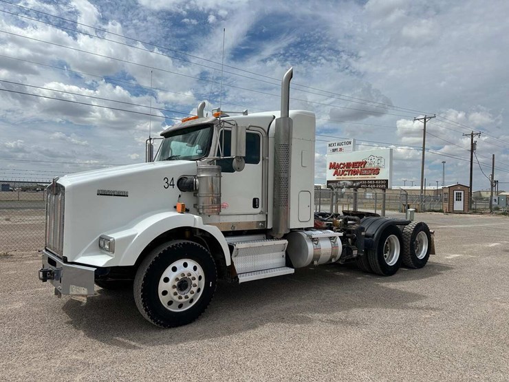 2019-kenworth-t800-image-1