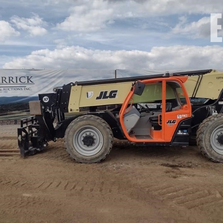 2023 JLG 1055