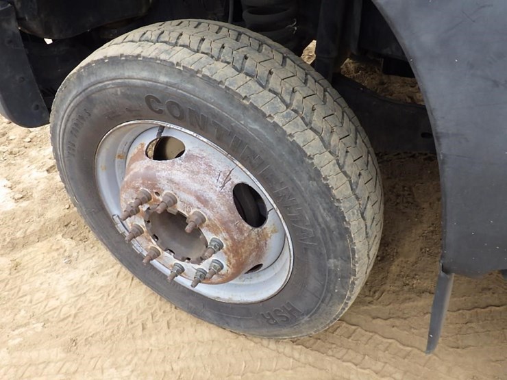2011-ford-f550-image-15