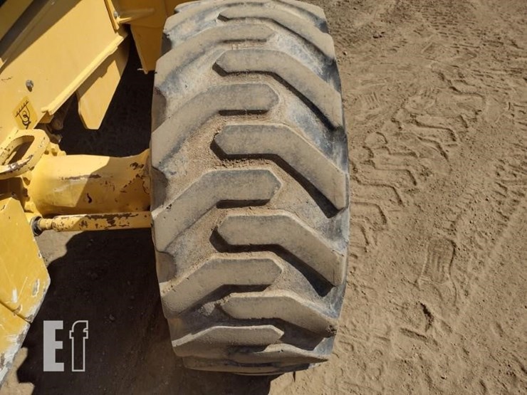 2010-deere-710j-image-23