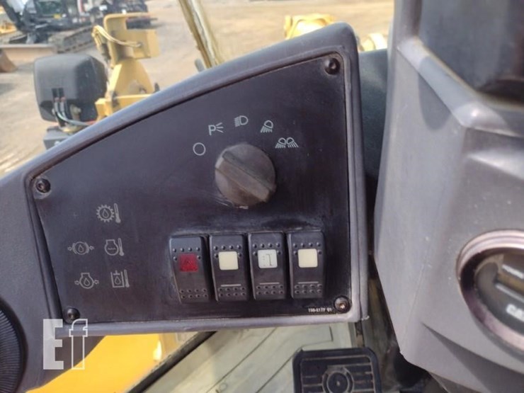 2002-caterpillar-938g-image-7