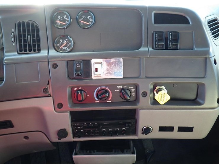 1998-ford-l-image-30