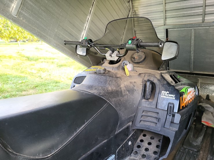sled-shed-single-axle-snowmobile-trailer-w/2-arctic-cat-440-snowmobiles*updated-information-9/22/25-@-8:30a*-image-59
