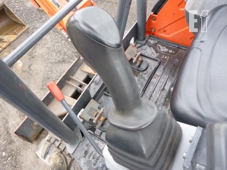 2016-kubota-u25-image-10