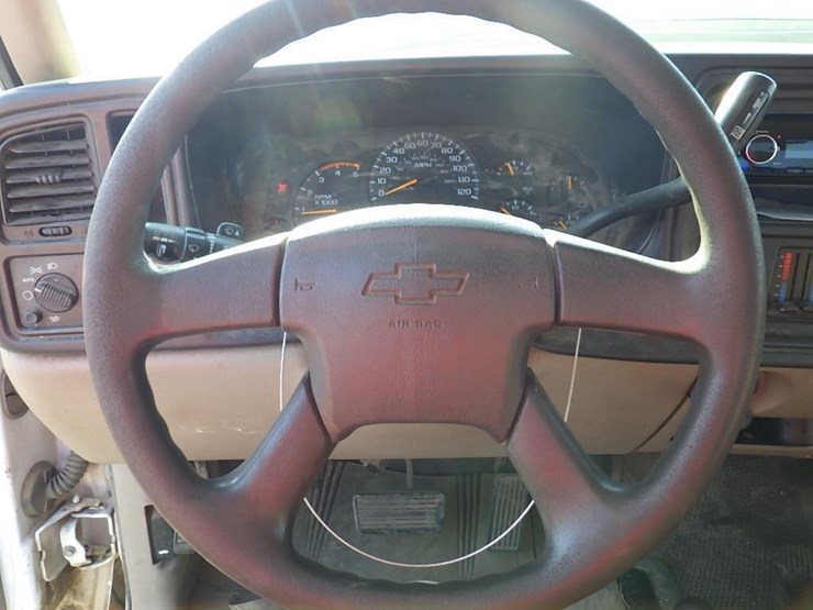 2005-chevrolet-2500hd-image-21
