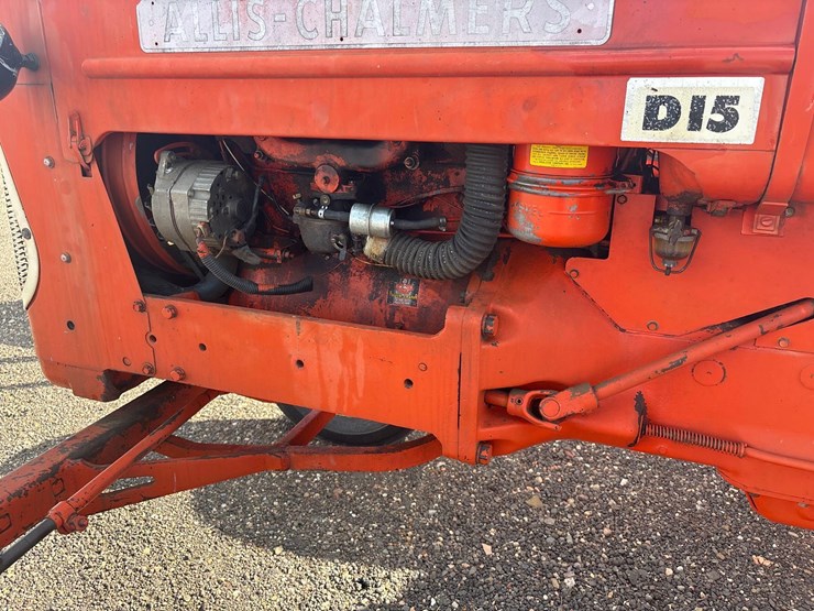 allis-chalmers-d15-tractor-image-11
