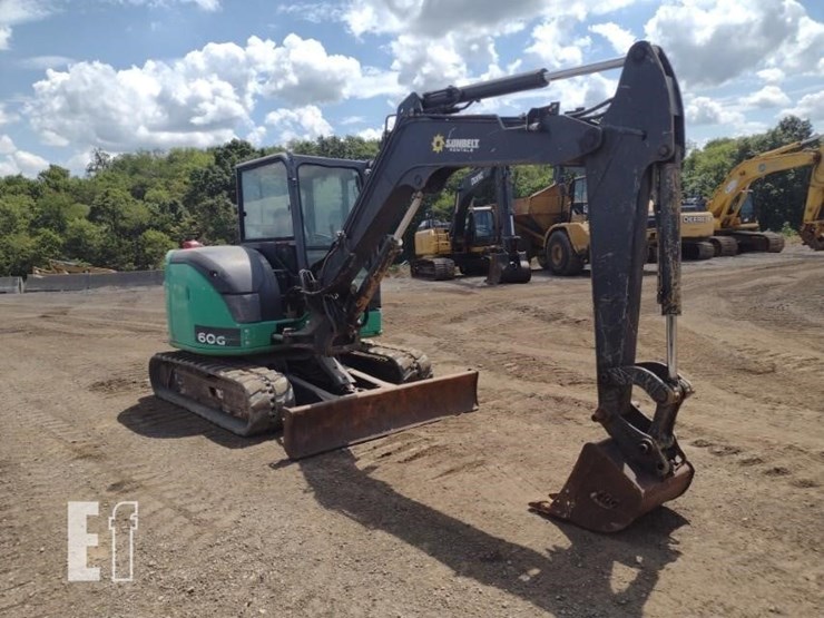 2017-deere-60g-image-47