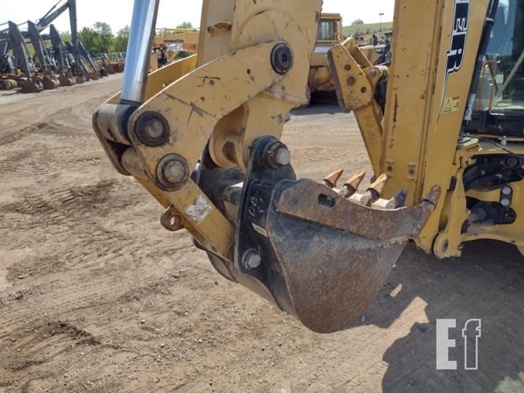 2015-caterpillar-420f-image-35