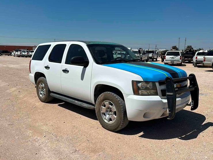 2013-chevrolet-tahoe-image-3