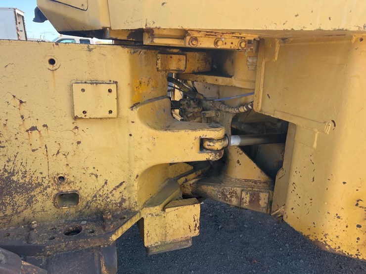 caterpillar-825b-image-11