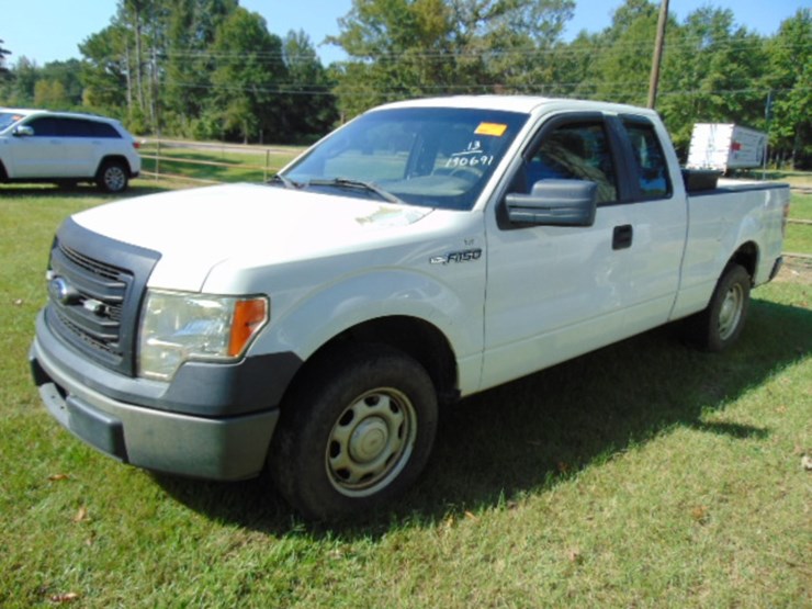 2013-ford-f150-xl-image-1