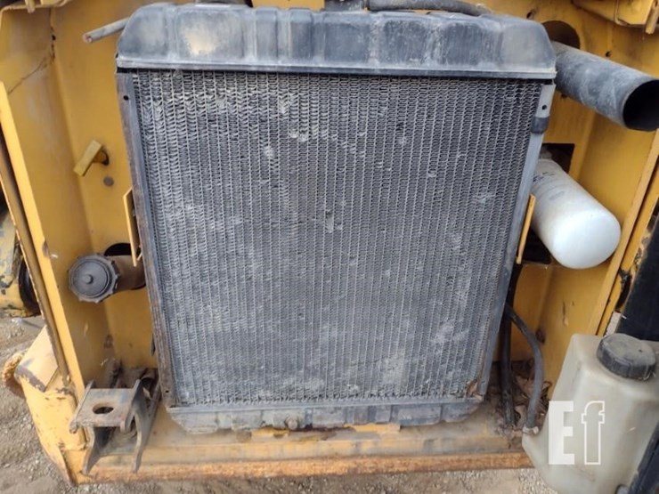 new-holland-lx885-image-23