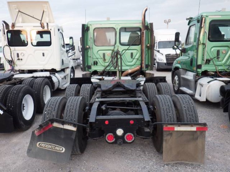 2019-freightliner-cascadia-113-image-5