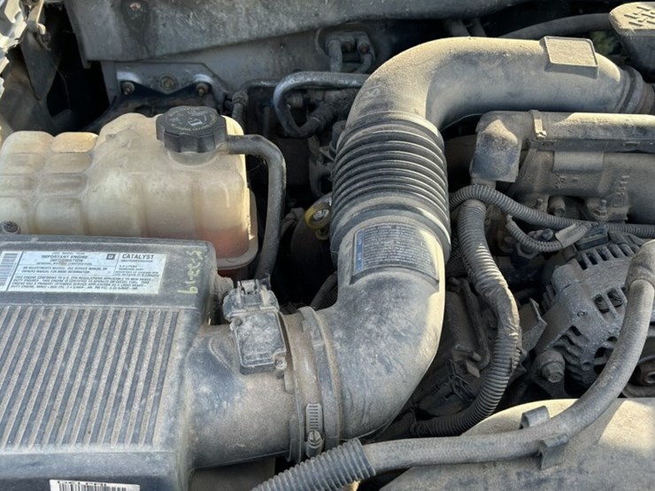 2005-gmc-3500-image-19