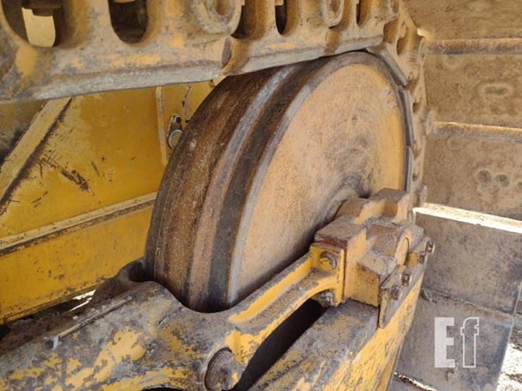 2004-deere-650h-image-36