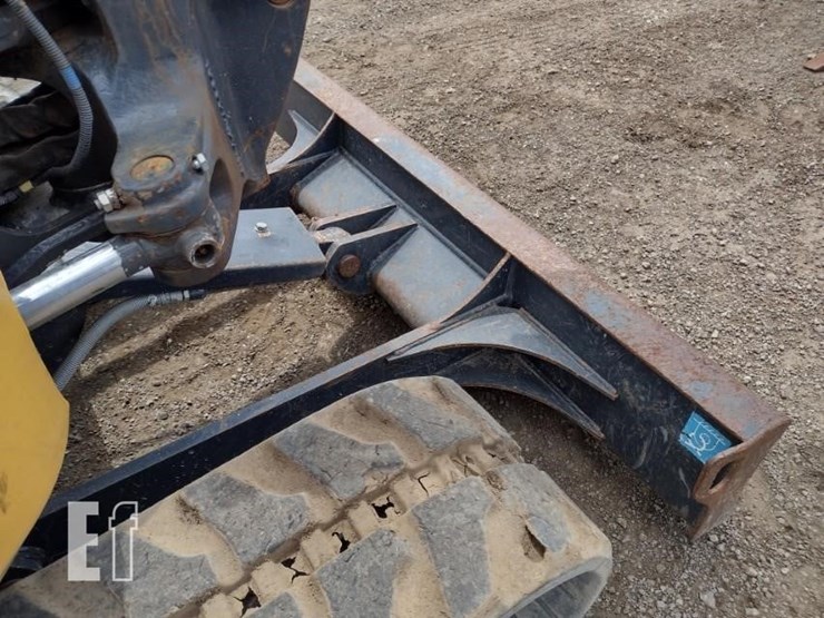 2021-deere-26g-image-21