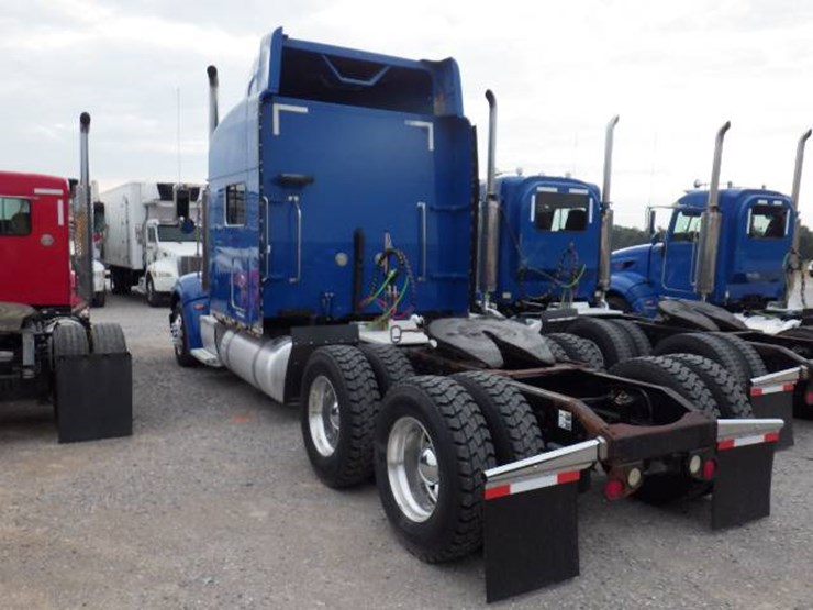2007-peterbilt-386-image-10