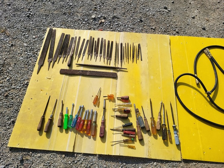 steel-files,-rasp-bar,-screw-drivers,-chemical-resistant-tank,-and-regulator-w/hoses-image-9