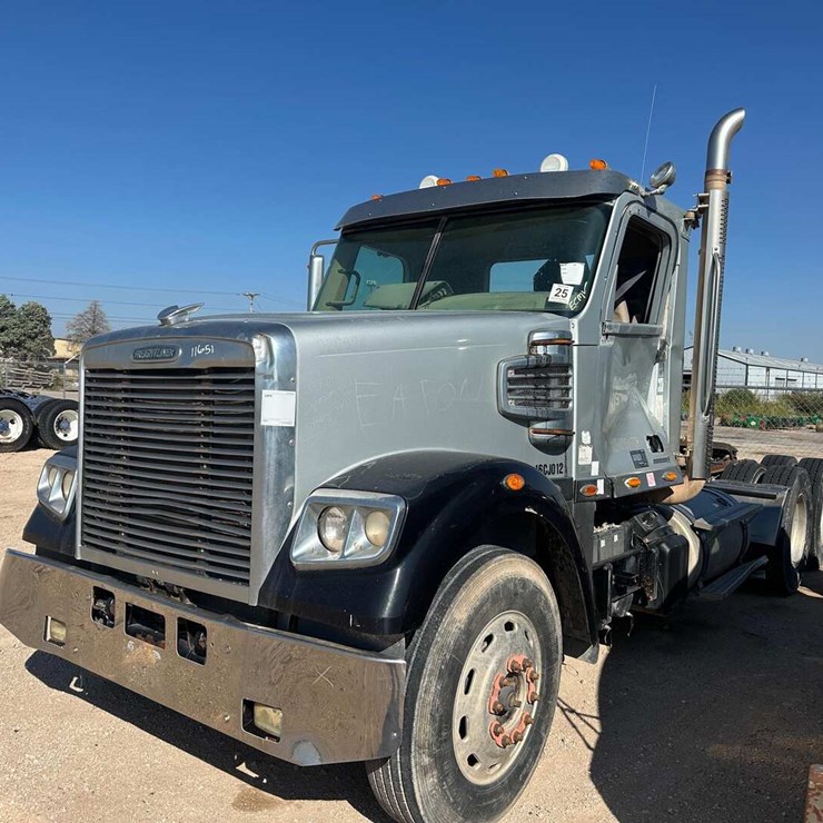 2012 FREIGHTLINER CORONADO (INOPERABLE)