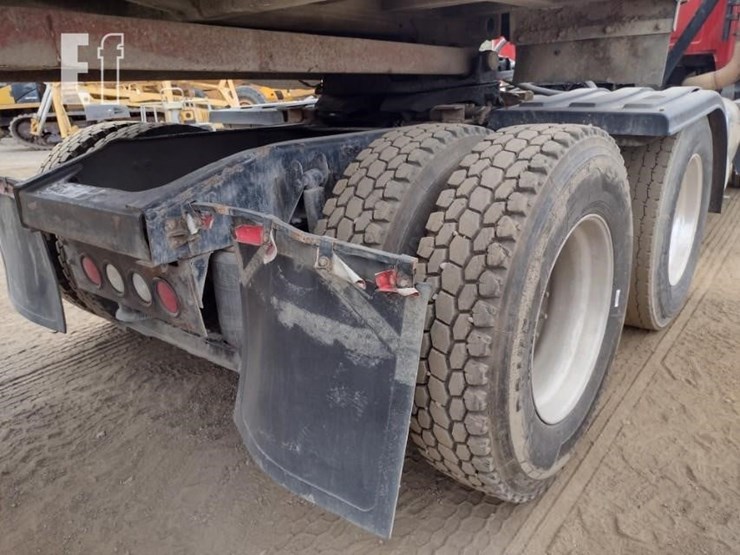 2012-mack-pinnacle-cxu613-image-27