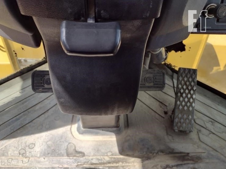 2002-caterpillar-938g-image-10