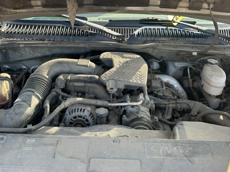 2005-gmc-3500-image-17