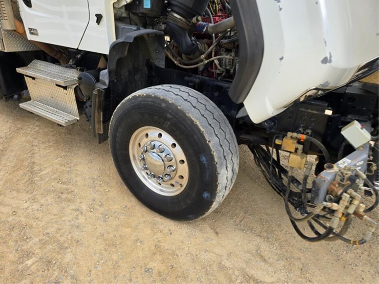 freightliner-114sd-image-69