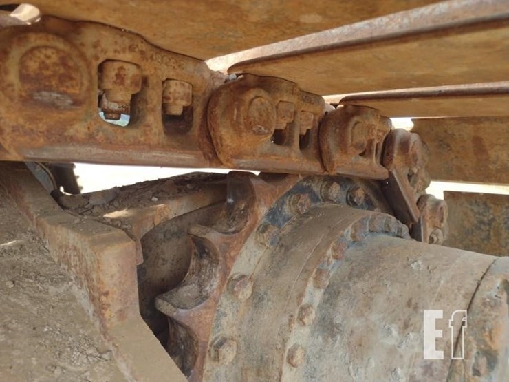2013-deere-210g-lc-image-33
