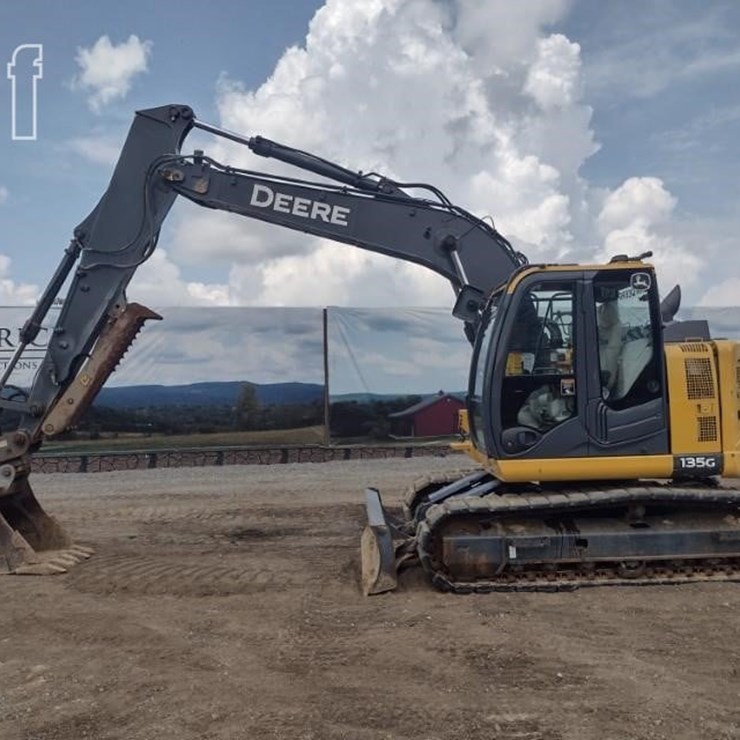 2019 DEERE 135G