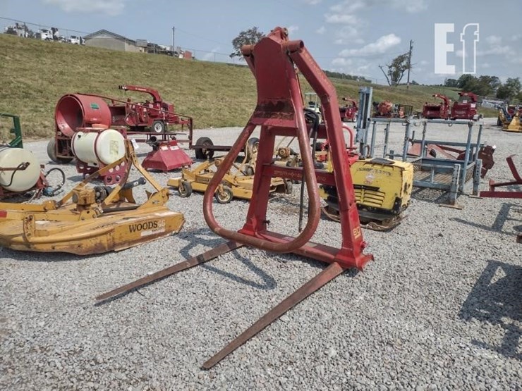 sperry-new-holland-80-bale-mover-image-6