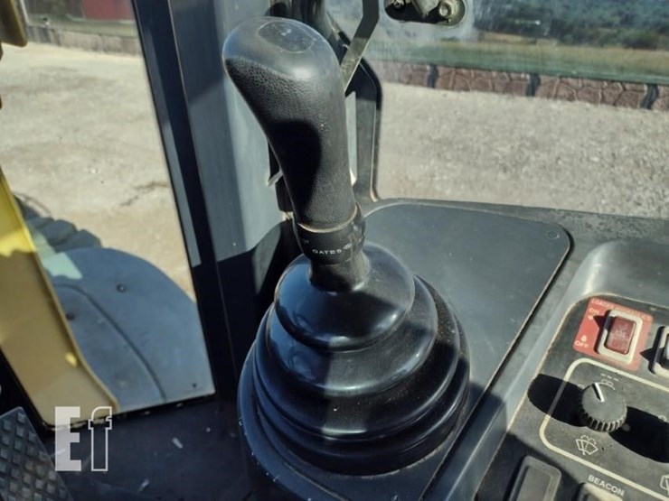 2003-deere-444h-image-9