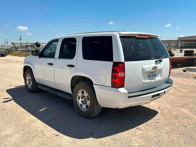 2013-chevrolet-tahoe-image-4