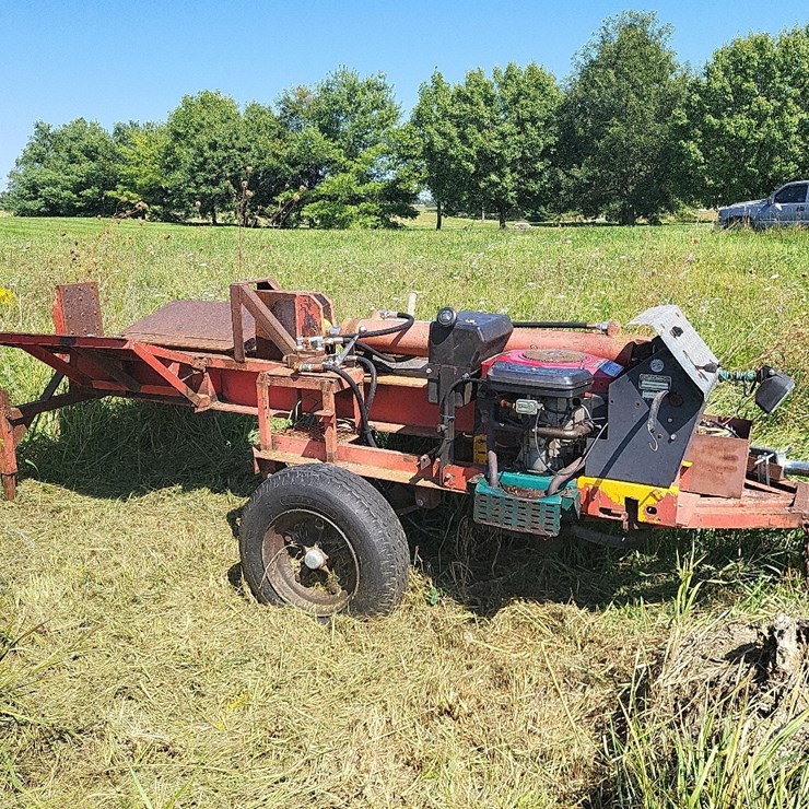 Log Splitter on Wheels w/Ball Hitch