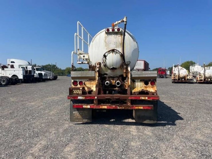 2012-southern-130bbl-vacuum-trailer-image-5