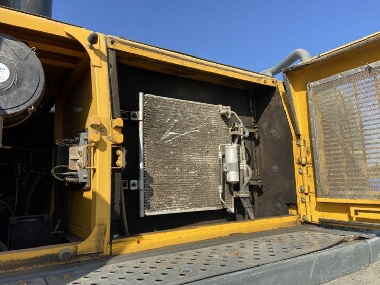 volvo-fc2421c-image-22