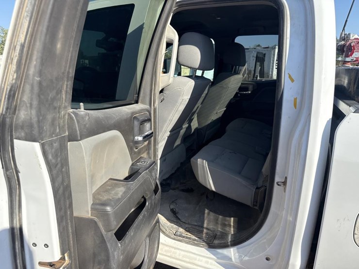 2019-chevrolet-2500-image-23