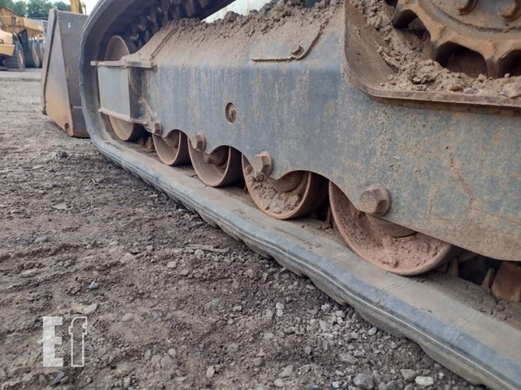 2020-bobcat-t595-image-24