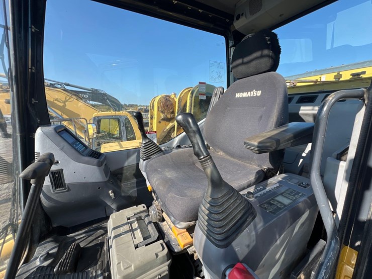 komatsu-pc1250-7-image-19