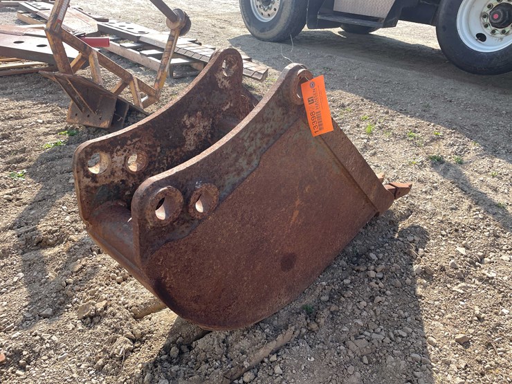 #13398-•-new-holland-bucket-image-3