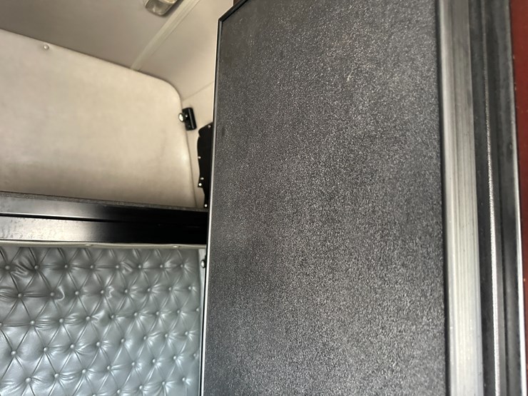 2018-western-star-5700-image-75