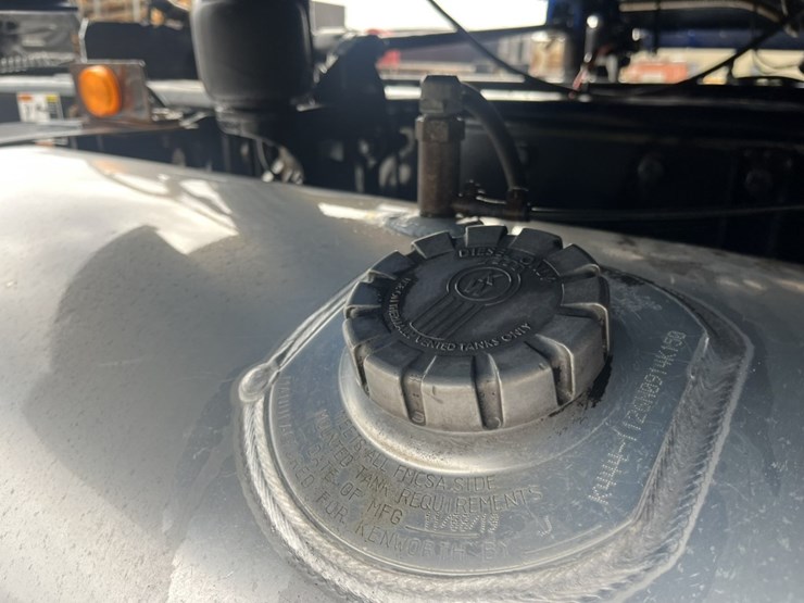 2020-kenworth-t680-image-107