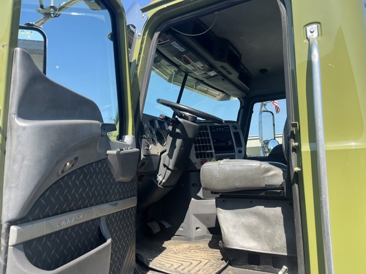 #1247-•-2015-mack-cxu612-day-cab-truck-tractor-image-112