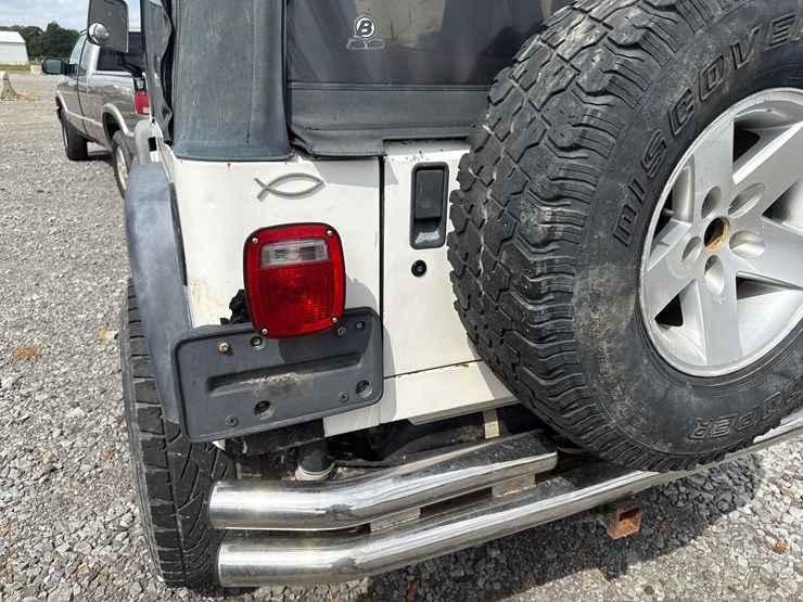 1997-jeep-wrangler-image-10