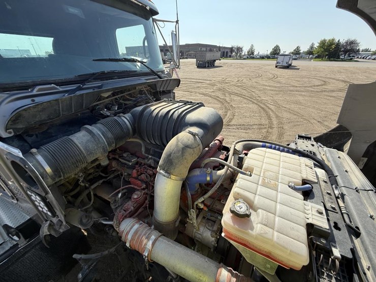 2013-kenworth-t800-image-41