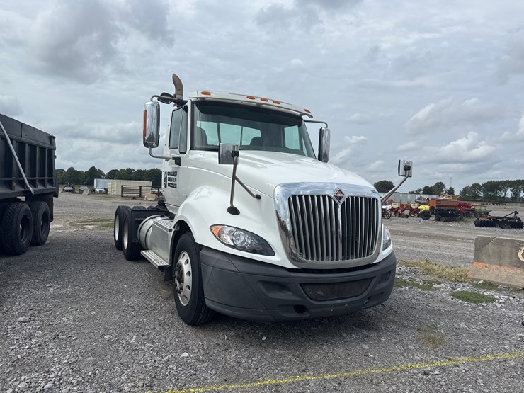 2015-international-prostar-image-2