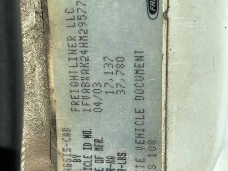 2004-freightliner-fl80-image-86