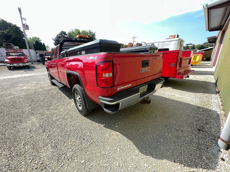 2015-gmc-sierra-2500hd-image-4