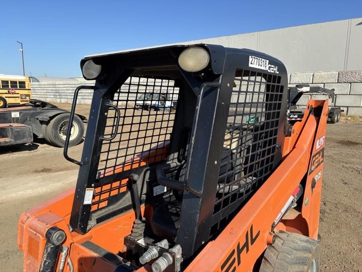 2019-gehl-r105-image-19