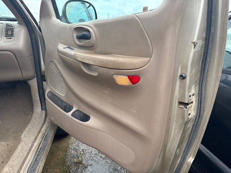 1999-ford-f150-image-18