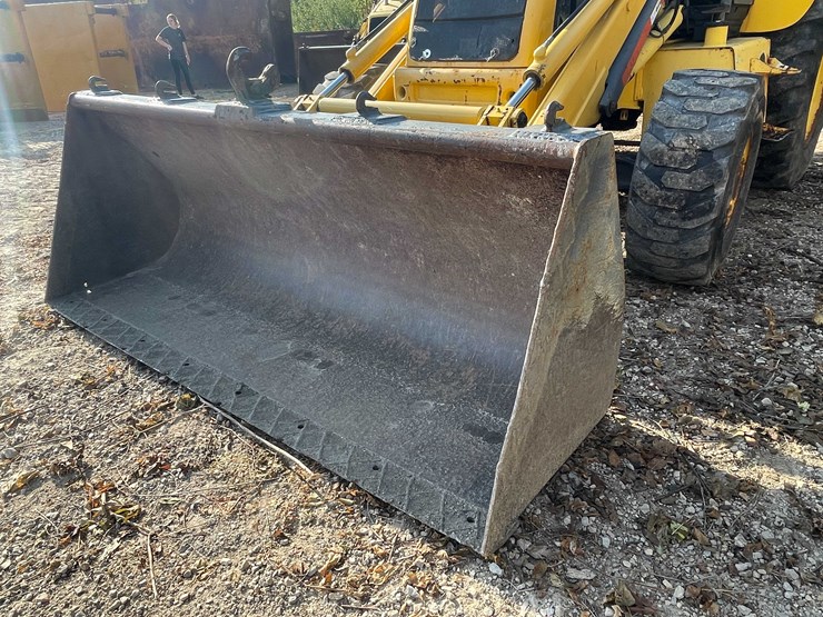 #13311-•-2001-new-holland-lb110e-backhoe-loader-image-14
